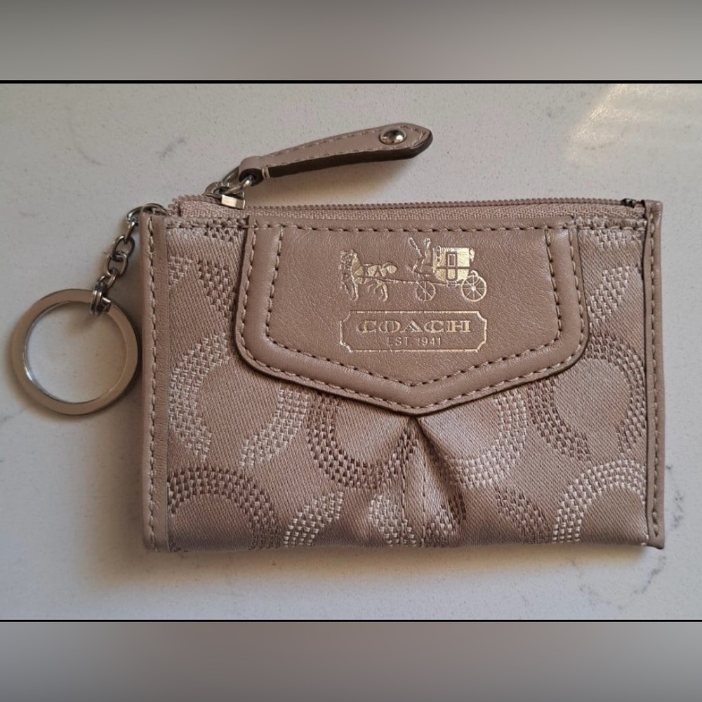 NWOT Vintage Coach Mini Wallet